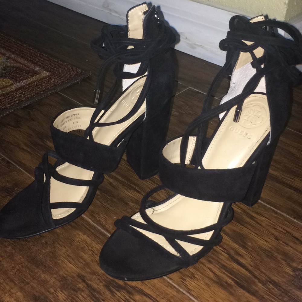 GUESS heels - Picture 2 of 4